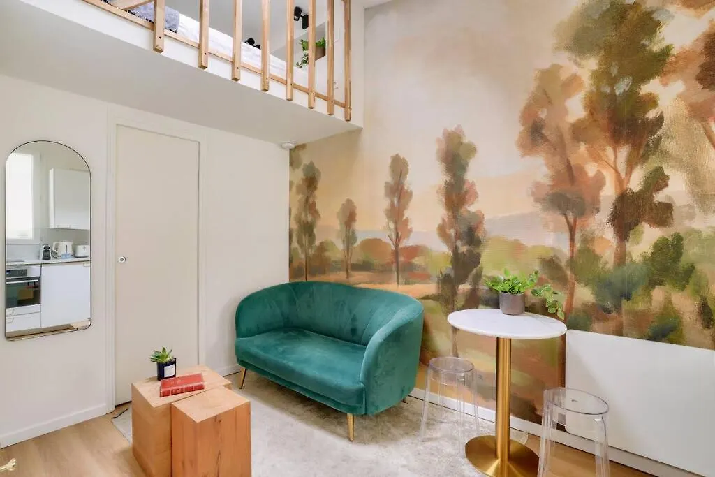Superb And Design Studio Near The Eiffel Tower contacts